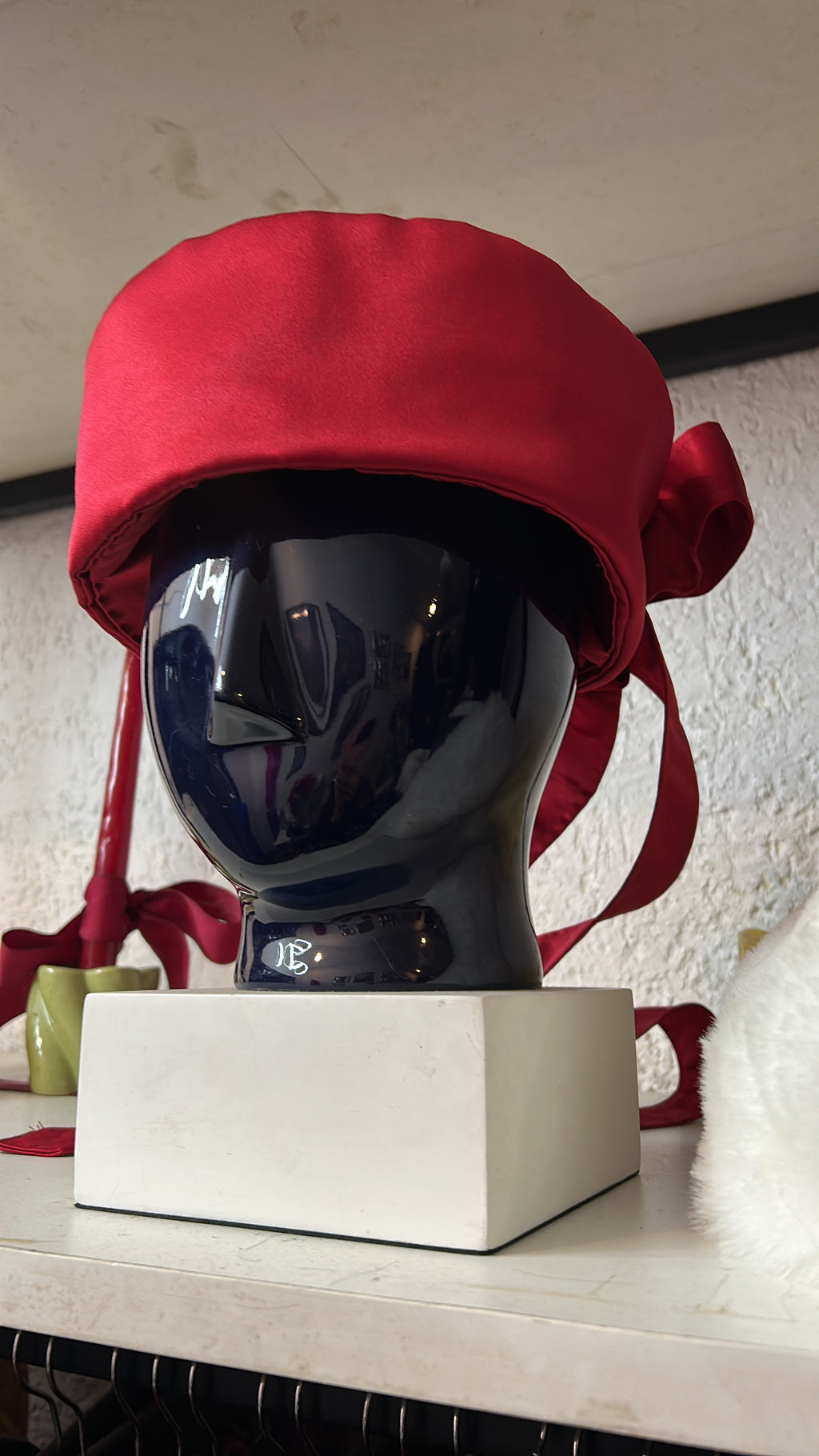 Hard top sailor hat with bow